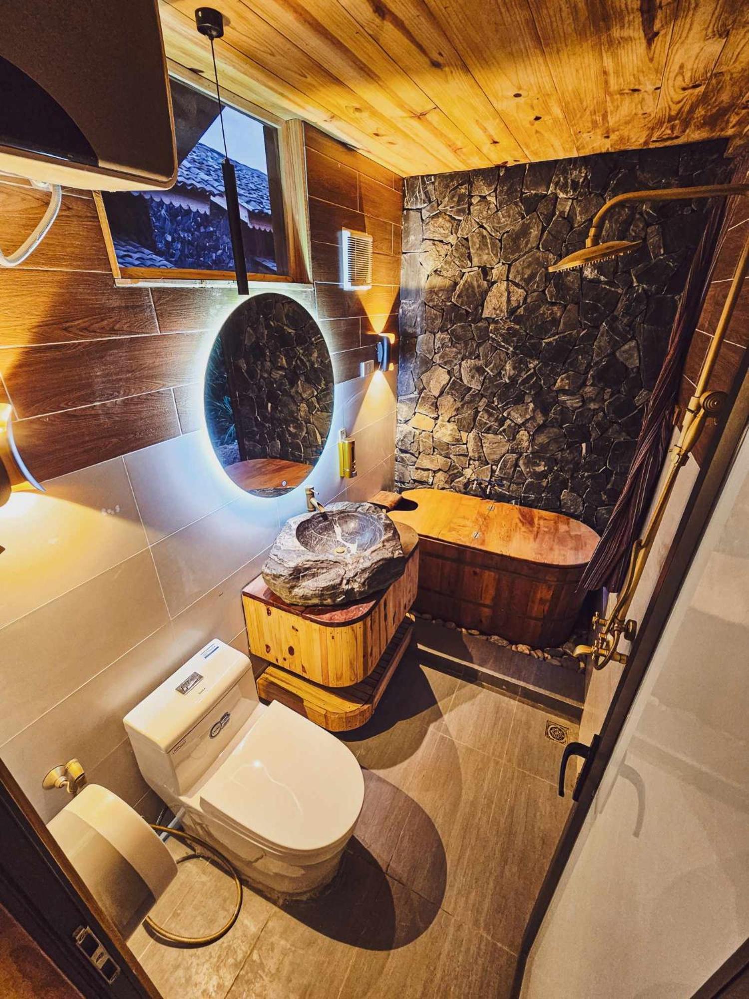 Chien'S Lodge Du Gia Làng Cac Eksteriør billede